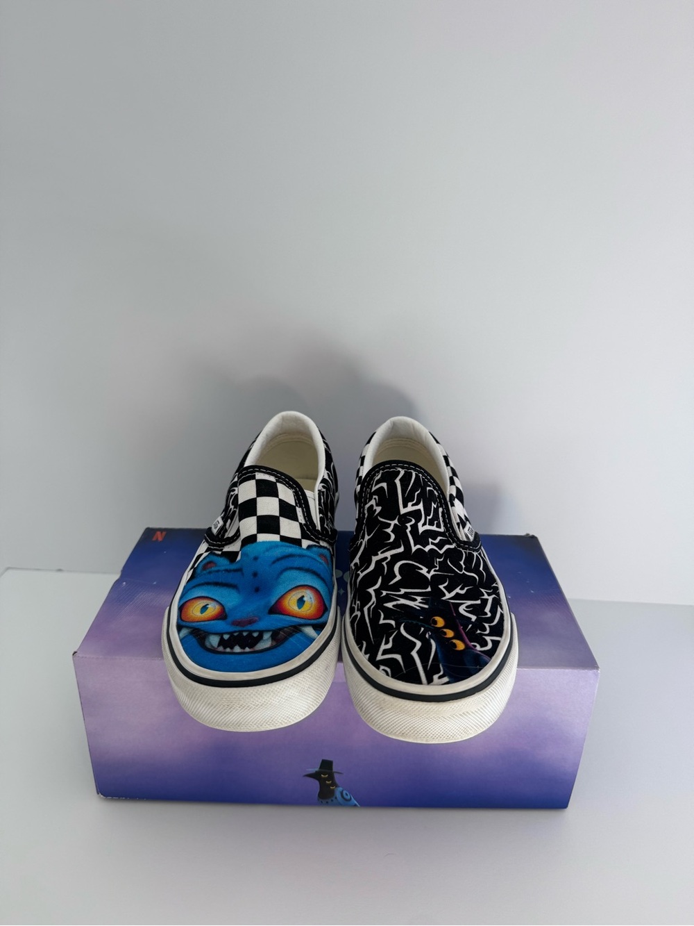 Vans Youth Derpy Cat K-Pop Demon Hunters Slip-On Sneakers